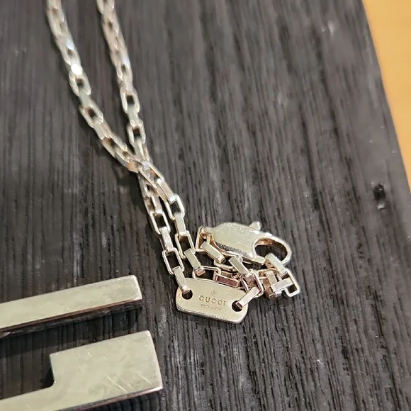 Gucci Silver Geometric Pendant Necklace - Picture 3 of 7